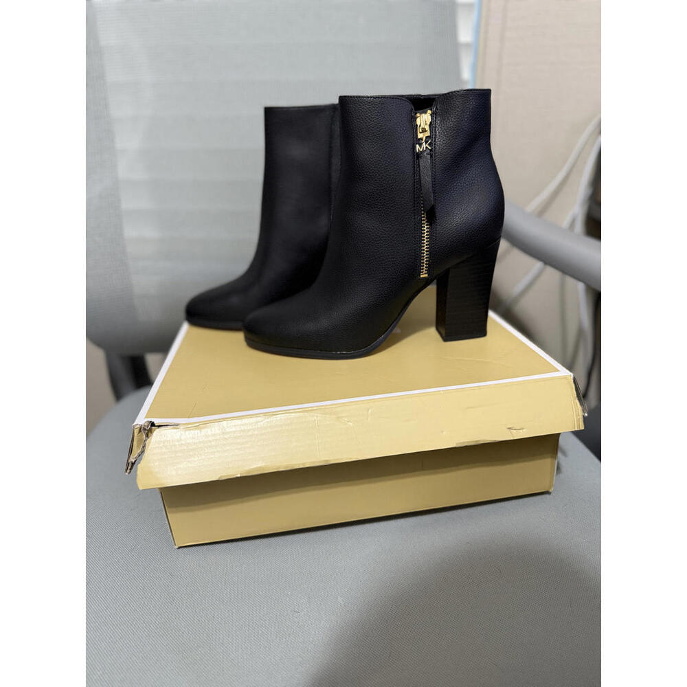 Michael Kors Black Heeled Bootie - Gold Zip- Size 8m